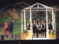 The Von Trapp children singing