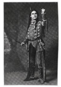 Photo from the book ‘Tahan, out of savagery into civilization’
Tahan in the Indian warrior costume he wore on the platform.