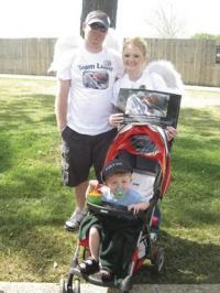 Walking to education and bring attention to CDH, Dustin, Jade and Landon Hunt join the delegation in Washington DC that are walking for the Cherubs.