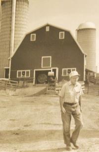 Summer 1991-Dean in the barnyard headed for the Dry Cow Barn.